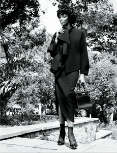 Vanderperre_W_Magazine_November_2013_07.thumb.png.b5772db935217ec4a3b4c039003db2eb.png