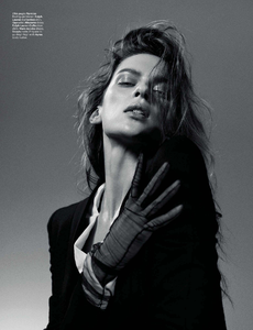 Vanderperre_W_Magazine_October_2013_10.thumb.png.5b2a51766a7f8ad443a824522ce2f523.png