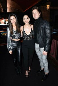 Victoria-Justice_-Private-Event-in-Staples-Center-at-the-Elton-John-Farewell-concert--05-670x984.jpg