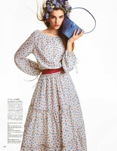 VogueJapan_Feb2019_9-796x1024.jpg