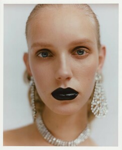VoguePortugal_10.thumb.jpg.a63d77da8b059e8e654f72c2aa70c3d6.jpg
