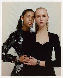VoguePortugal_11.thumb.jpg.7ee056dc771edcbe48c7e998c35ca7f2.jpg