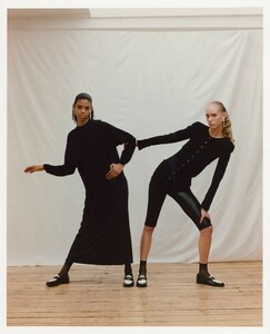 VoguePortugal_12.thumb.jpg.3b765f069ab830f99ef2cdf0d9fecfa2.jpg