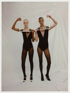 VoguePortugal_3.thumb.jpg.d5e2be3c4fef21ce0e6497ae5407ebf2.jpg