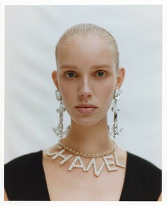 VoguePortugal_7.thumb.jpg.49e33cec1fcd8d15266fb462f1f4c534.jpg