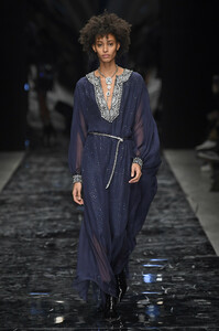 azzaro-couture-spring-2019-paris-fashion-week-pfw-0022(1).thumb.jpg.83efc2fe8b48d1b6a9620c87cb998abf.jpg