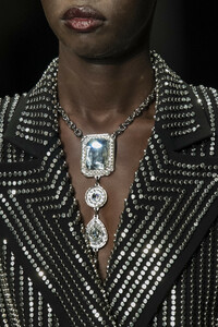 azzaro-hc-clp-rs19-6848.thumb.jpg.79e2c2cb8aedb905171316da52f84f5a.jpg