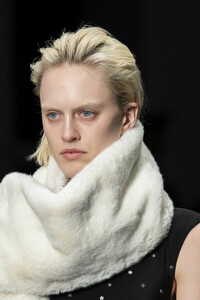azzaro-hc-clp-rs19-6858.thumb.jpg.210949b0e189590694d1aa749d768c8d.jpg