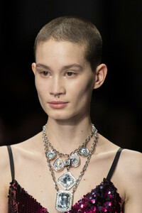azzaro-hc-clp-rs19-6918.thumb.jpg.e8ea00d06abc76ece47e96a4a8b120fa.jpg