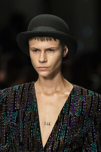 azzaro-hc-clp-rs19-6960.thumb.jpg.1eea6281c7385d69d07e9ab6d2ccb933.jpg