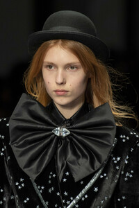 azzaro-hc-clp-rs19-7091.thumb.jpg.c58b41502b2eacec3df83c4b7af21d6a.jpg