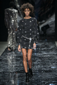 azzaro-hc-rs19-0041.thumb.jpg.5f9b74794408a5d61419f5e45a348159.jpg