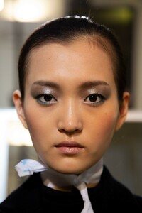 backstage-defile-elie-saab-printemps-ete-2019-paris-coulisses-11.thumb.jpg.2e7a8cd60f47291de8ff5fc82eaf2cda.jpg