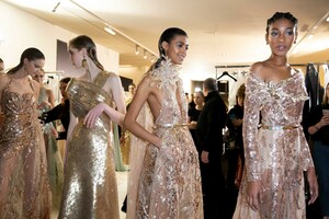 backstage-defile-elie-saab-printemps-ete-2019-paris-coulisses-117.thumb.jpg.20c66169ddeafd4a131d94e31f610af2.jpg