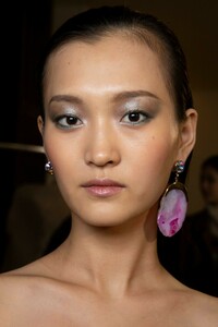 backstage-defile-elie-saab-printemps-ete-2019-paris-coulisses-31.thumb.jpg.0618b448d2d25494c25caf5ff60712eb.jpg