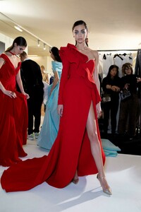 backstage-defile-elie-saab-printemps-ete-2019-paris-coulisses-93.thumb.jpg.02db393c517bf9bc58243d583926ab0c.jpg