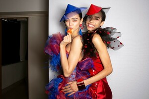 backstage-defile-giorgio-armani-prive-printemps-ete-2019-paris-coulisses-51.thumb.jpg.73f237e9592fc0b89ba4b901627f0c31.jpg