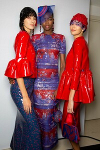 backstage-defile-giorgio-armani-prive-printemps-ete-2019-paris-coulisses-63.thumb.jpg.89586e4e0a4edb9e57c94f914fac71fc.jpg