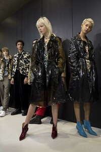 backstage-defile-neil-barrett-automne-hiver-2019-2020-milan-coulisses-119.thumb.jpg.b0fbeeb1ddb8a0d6d0c00f840dc2fb17.jpg