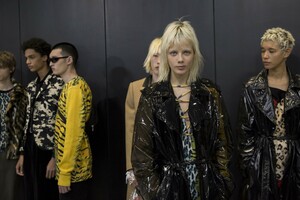 backstage-defile-neil-barrett-automne-hiver-2019-2020-milan-coulisses-121.thumb.jpg.8c4dbdfb39ff39c079db55e45ecbfd90.jpg