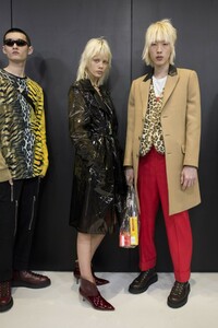 backstage-defile-neil-barrett-automne-hiver-2019-2020-milan-coulisses-124.thumb.jpg.e42a0d645667e9e9e8e2b32d82db6592.jpg