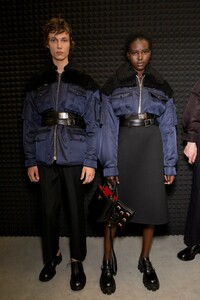 backstage-defile-prada-automne-hiver-2019-2020-milan-coulisses-56.thumb.jpg.88a39be6a6c93620b2b2a0236b053db7.jpg