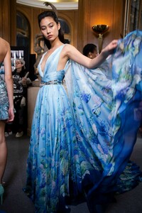 backstage-defile-zuhair-murad-printemps-ete-2019-paris-coulisses-101.thumb.jpg.8831b45287968f1035fc517f30dfa776.jpg