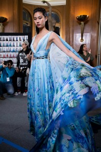 backstage-defile-zuhair-murad-printemps-ete-2019-paris-coulisses-102.thumb.jpg.b2e1a6766907f1ab2d6a2fc7e81d8afd.jpg