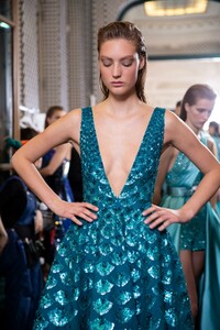 backstage-defile-zuhair-murad-printemps-ete-2019-paris-coulisses-76.thumb.jpg.225df705ba1f91c855dc57cdd96debb3.jpg