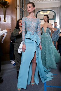 backstage-defile-zuhair-murad-printemps-ete-2019-paris-coulisses-93.thumb.jpg.6ecb9ad1da299cde30332a26464a7b4b.jpg