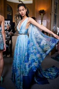 backstage-defile-zuhair-murad-printemps-ete-2019-paris-coulisses-99.thumb.jpg.66db2941b5799b93fa18161628a19a8b.jpg