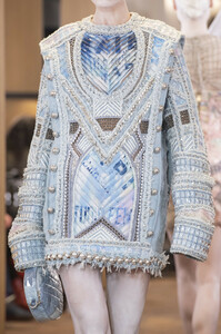 balmain-hc-clp-rs19-2259.thumb.jpg.372b2bc07cb51d5a53c458cb5394d6fa.jpg