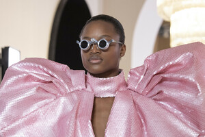 balmain-hc-clp-rs19-2801.thumb.jpg.696ef26dca68837a67655bcf84d890a1.jpg