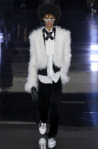 balmain-men-fall-2019-paris-fashion-week-pfw-016(1).thumb.jpg.1c7dfcc193a841b2f750ab53a70457c0.jpg