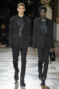 berluti-m-rf19-0093.thumb.jpg.48250515be2c6a96a07b2a84f9e9f257.jpg