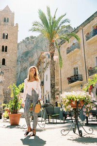 cameronhammond_freepeople014.thumb.jpg.c3203a02401807280b74d6e4163100d4.jpg