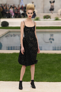chanel-couture-spring-2019-paris-fashion-week-pfw-051(1).thumb.jpg.53bccd4c2e152558819fdc9d512b1d58.jpg