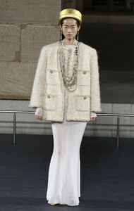 chanel-pre-fall-2019-3(1).thumb.jpg.17484050d5b19d41a83af098d8ae2ad9.jpg