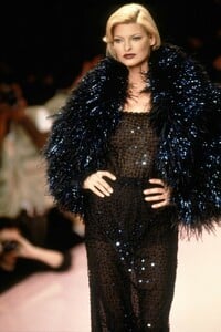 chantal-thomas-fw-1995-1.thumb.jpg.639e12b0e3dcda4d570e560c46ed55e5.jpg