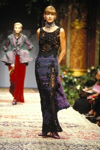 christian-lacroix-hc-fw-1996-1.thumb.jpg.b486880ece566c30f0910479ff4efdac.jpg