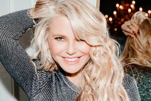 christie-brinkley-nov-14-2018-2.thumb.jpg.563af37ed3761594999913cc1da24cf9.jpg