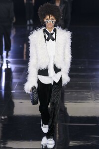 defile-balmain-homme-automne-hiver-2019-2020-paris-look-16.thumb.jpg.5f511d5b966e3cb76a85605d3497293f.jpg