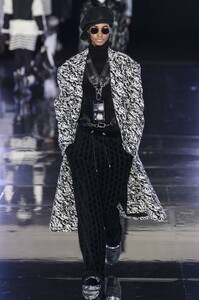 defile-balmain-homme-automne-hiver-2019-2020-paris-look-36.thumb.jpg.1fe033b7d8d0a31821d4787497317b8a.jpg