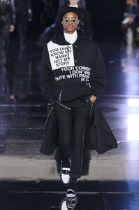 defile-balmain-homme-automne-hiver-2019-2020-paris-look-94.thumb.jpg.52b434008459b4b5e6e155c206cdde76.jpg