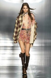 defile-dsquared2-automne-hiver-2019-2020-milan-look-37.thumb.jpg.84fab36c8ccd8569c5fe5c7e70dfbe1e.jpg