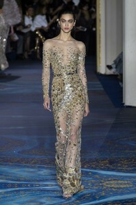 defile-zuhair-murad-printemps-ete-2019-paris-look-58.thumb.jpg.280f1ed51b5851143753dc17d1d716c5.jpg