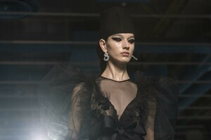 detail-defile-giambattista-valli-printemps-ete-2019-paris-detail-96.thumb.jpg.e662e679d501493c516cbad5d5de5b84.jpg