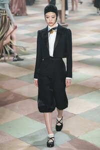 dior-hc-rs19-0645.thumb.jpg.15054411eb168d6ccb764bab10036eb0.jpg