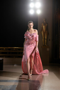 elie-saab-hc-bks-m-rs19-4014.thumb.jpg.fed53398dff1a1ceb90f860a634263af.jpg