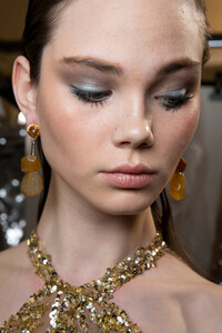 elie-saab-hc-bks-m-rs19-4050.thumb.jpg.00c90b6526e8eab060e70bb5390a60e3.jpg
